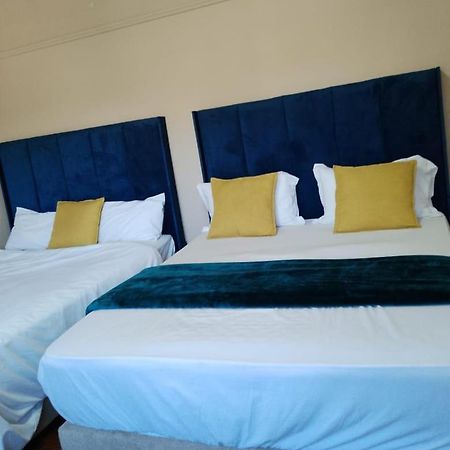Hotel Triple S Bellville Esterno foto