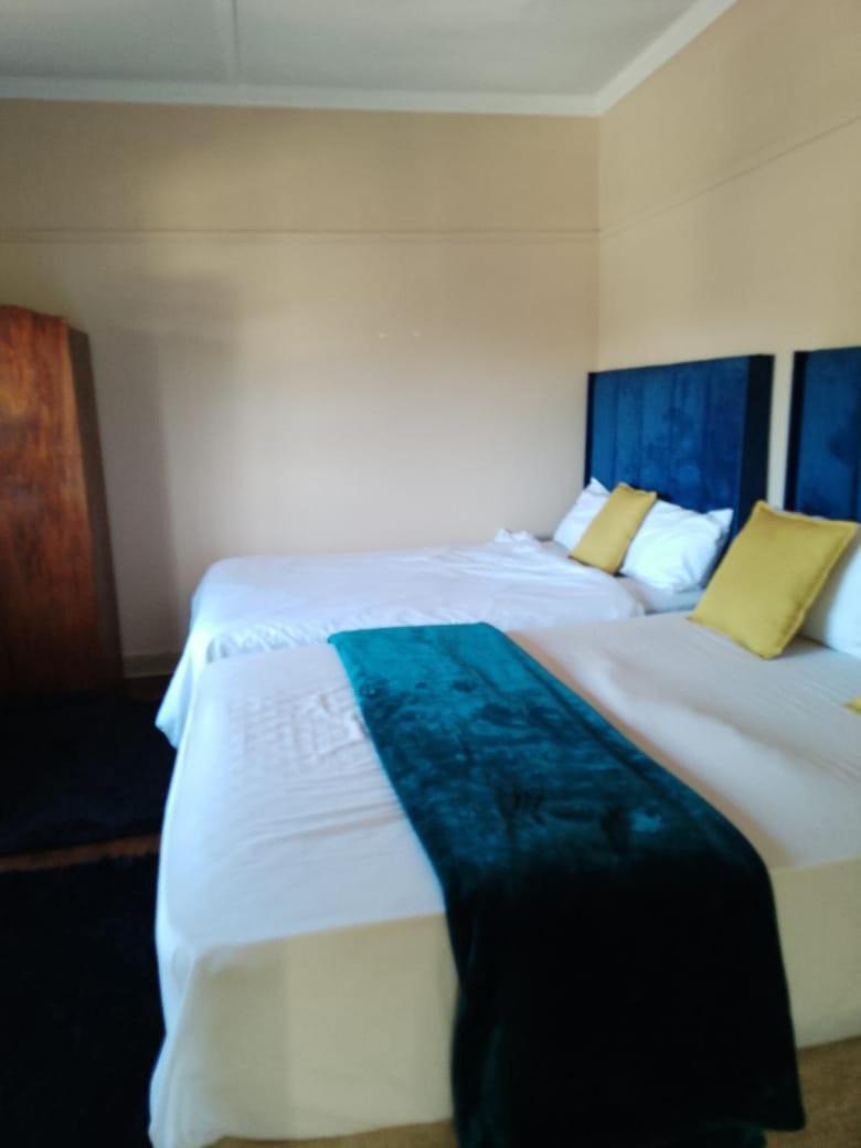 Hotel Triple S Bellville Esterno foto